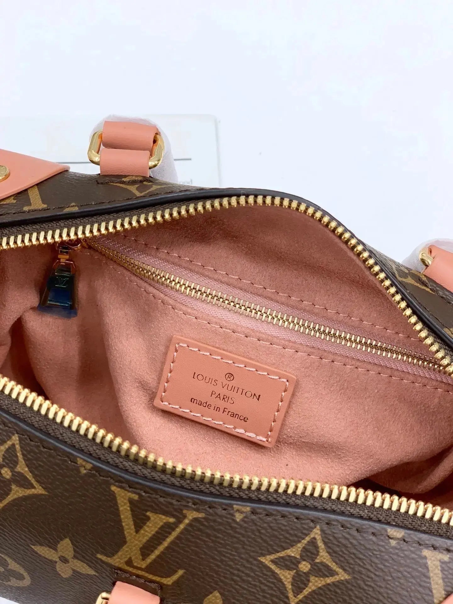 SO - New Fashion Women's Bags LV Monogram Petite Malle Souple A0104 sneakeronline